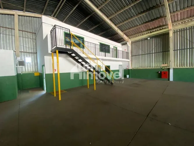 Locação Comercial em Jundiaí  Galpão Amplo com Escritório Administrativo