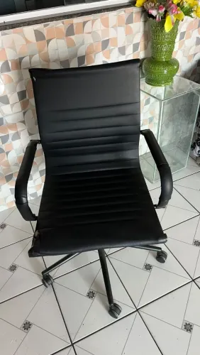 Vendo Cadeira Giratória