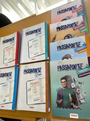 Livros e apostilas 3°ano Ensino médio Coleção Passaporte EDEBÊ