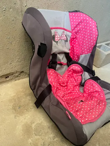 Cadeirinha de carro minnie