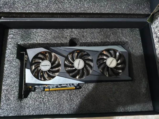 RTX 3050 8gb GIGABYTE