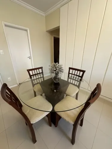 Mesa de jantar redonda