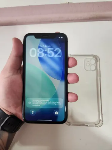 Vendo ou troco Iphone 11 128GB com película capinha e carregador