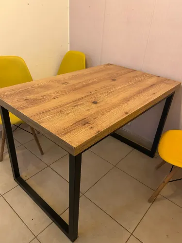 Mesa sem cadeira
