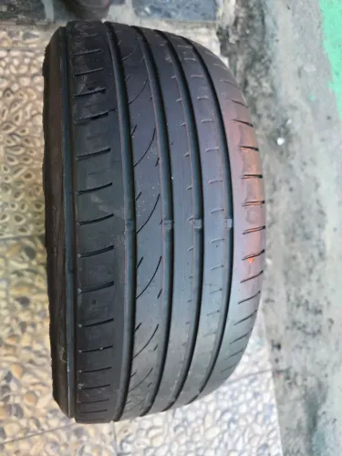 Um pneu 195/40/17