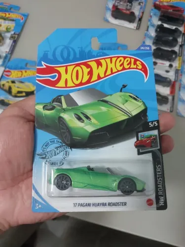 Pagani Huayra Roadster 17 Super hot wheels