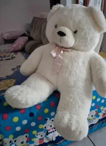 Urso de pelúcia grandão.