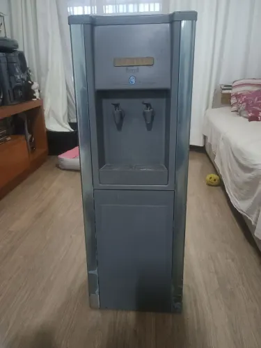 Refrigerador de água gelando muito