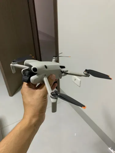 DRONE DJI MINI 4 PRO - KIT FLY MORE COMBO