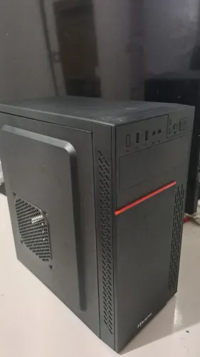 Pc computador i3 8°geração, 8RAM DDR4, SSD 250gb SEMINOVO, usado apenas 3 meses.