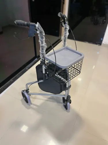 Andador de 3 rodas