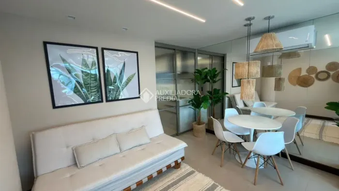 Imóvel para aluguel tem 50 metros quadrados com 1 quarto em Agronômica - Florianópolis - S