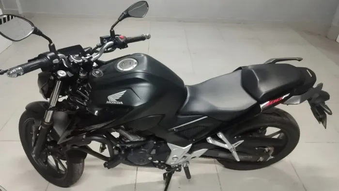CB 300f