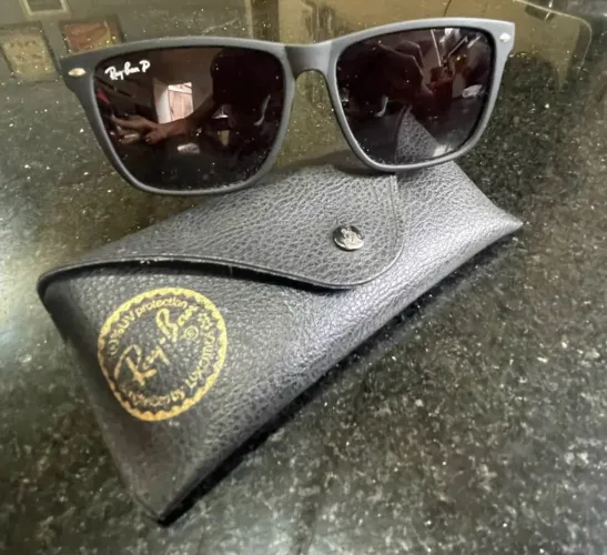 Oculos De Sol Ray-Ban Wayfarer Preto Fosco Lente Polarizada P