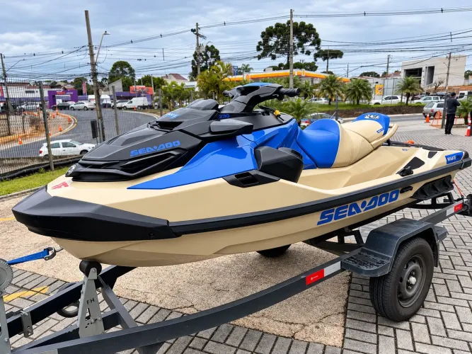 Jet Ski Sea Doo 230 Wake Pro