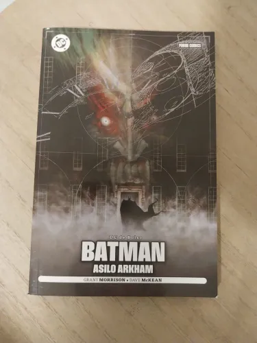 Batman: Asilo Arkham DC de bolso