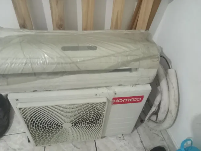 Vendo ar condicionado 9 mil BTUs completo, funcionando ok, feito higienização já embalado!