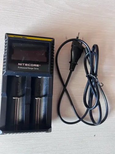Carregador Nitecore D2
