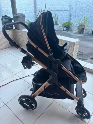 CARRINHO E BEBÊ CONFORTO PREMIUM