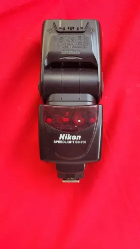 Flash SB-700
