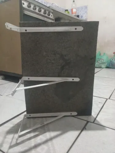 Prateleira em mármore 50 cm de largura por 35 de diâmetro