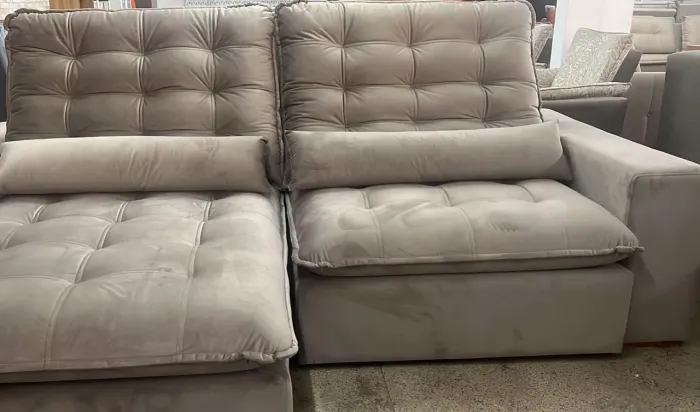 Sofá retrátil DeLar pouco tempo de uso