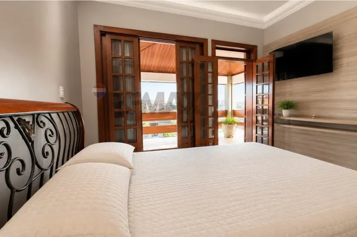 Casa de Alto Padrão à Venda na Melhor Localização do Bairro Havaí