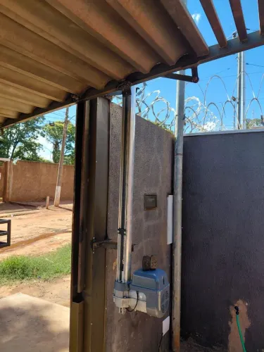 Vendo motor de portão eletrônico 