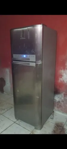 Geladeira duplex Eletrolux funcionando perfeitamente facilito a entrega