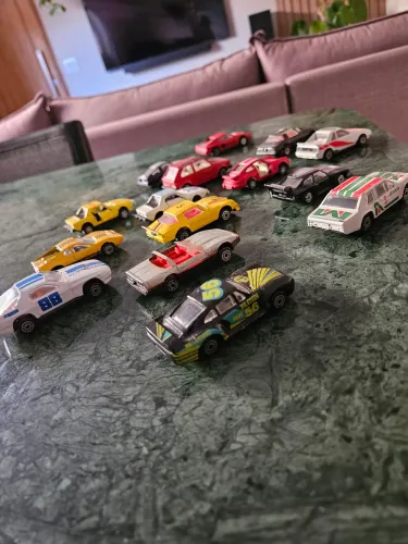 Carrinhos em Miniaturas vários modelos