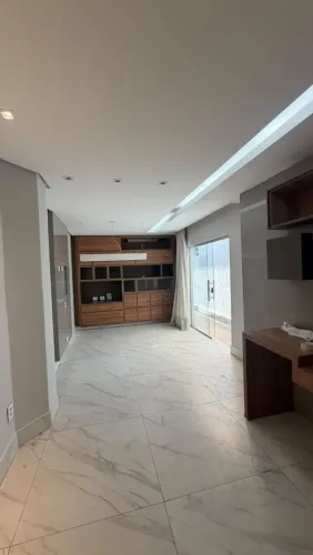 Sala comercial com móveis planejados e ar condicionado