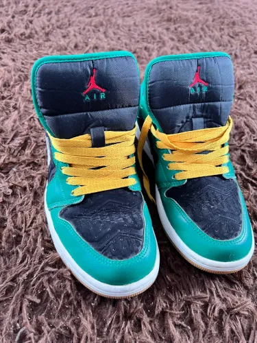 AIR JORDAN 