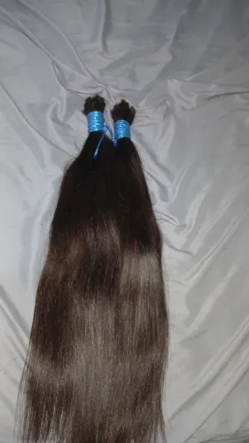 Cabelo humano. 325cm, aproximadamente 60cm 450  pra vender logo aceito débito ou crédito 