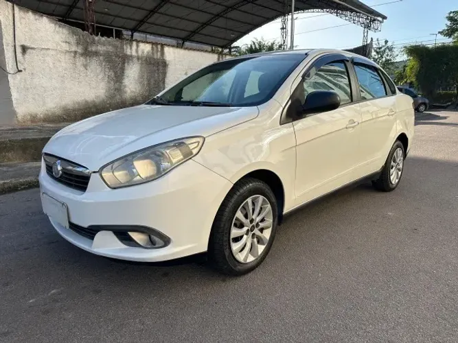 Fiat Grand Siena Tetrafuel 1.4 EVO F. Flex 8V 2014