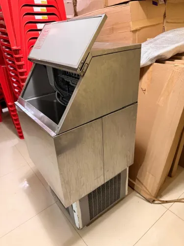 Máquina de gelo Egc 75 Everest
