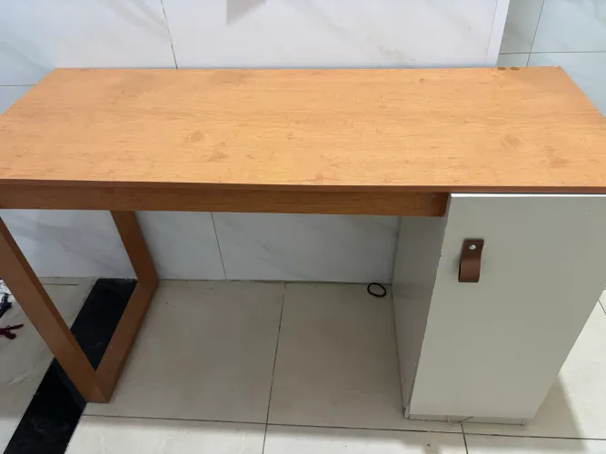 Escrivaninha / Mesinha