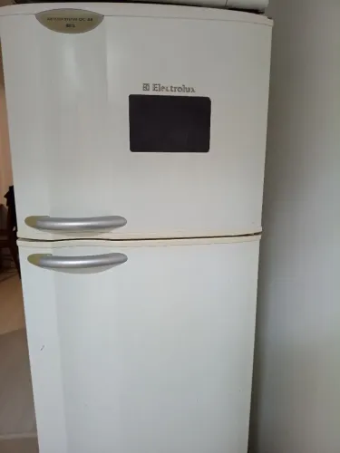 Geladeira Electrolux com defeito 