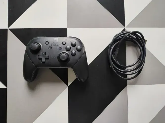 Pro controller nintendo switch com cabo faço envio