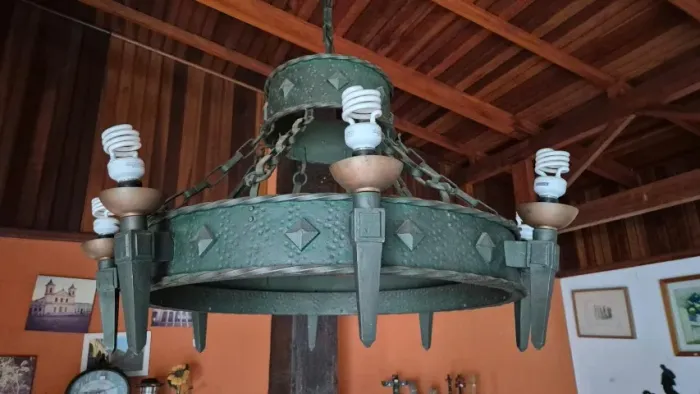 Lustre antigo de ferro 