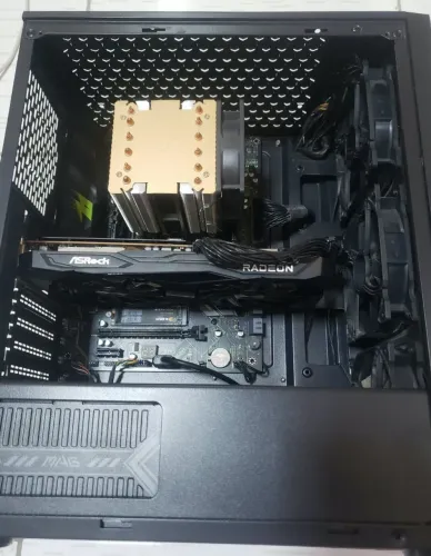 PC Gamer - Xeon 2680v4 + RX 6600 + 16gb DDR4 3200 + 1TB Nvme