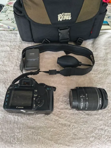 kit de câmera DSLR Canon EOS Rebel XTi. 
