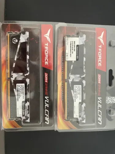 Memória RAM DDR4 Gamer - Vulcan T-Force 16GB