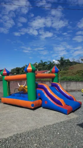 Castelinho inflável sem motor