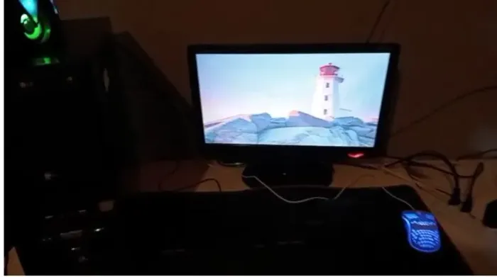 Computador com Monitor Gabinete Mouse Teclado e Acessórios Funcionando