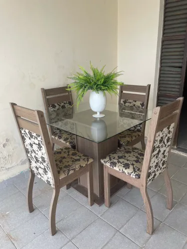 Mesa c 4 cadeiras