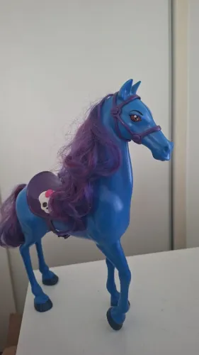 Cavalo Diretora sem cabeça Monster High