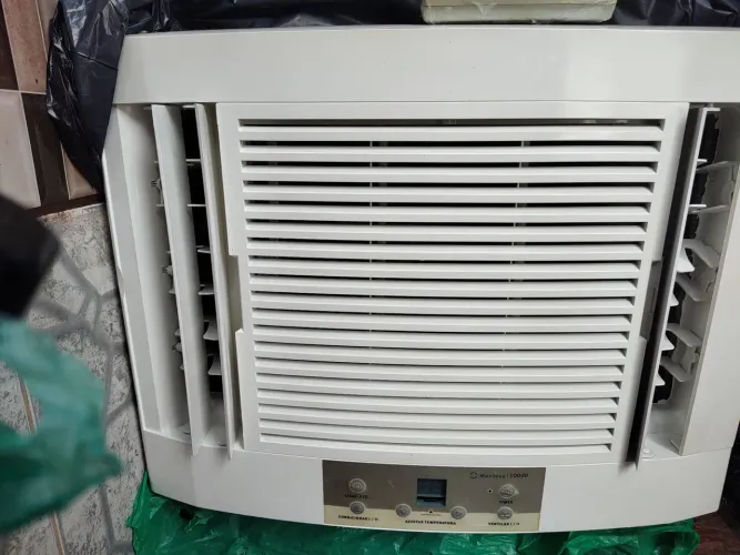 Ar condicionado Electrolux digital10 BTUs semi.novo 550,00