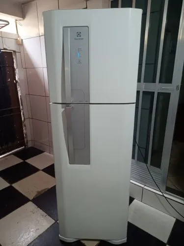 Geladeira Electrolux Frost Free 380 litros, ENTREGA A COMBINAR 