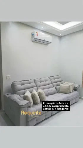 Sofás retrátil e reclinável.