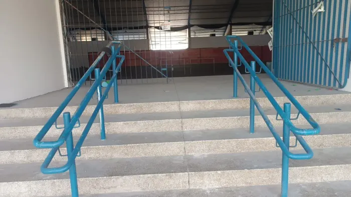 Pintura em corrimão e grande!
